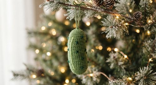 Adorno de pepinillo navideño