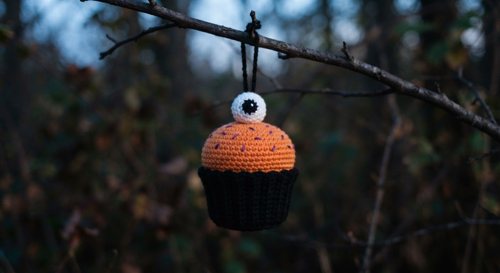 Easy Halloween Crochet Patterns Free: Cupcake PDF, A4 + US Letter view 2
