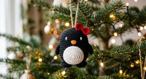 Crochet Christmas Penguin: Free Amigurumi Pattern