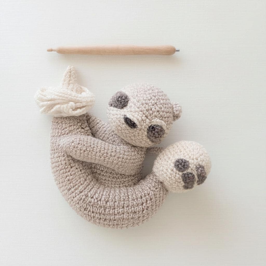 How to Crochet an Amigurumi Baby Sloth Plush Toy